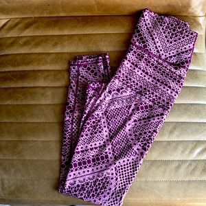 Lightly worn fabletics leggings.